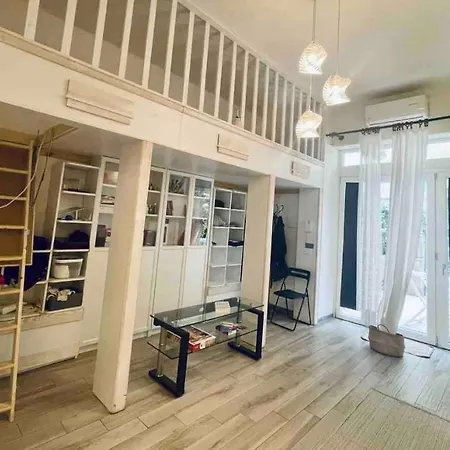 Cosy Modern Flat Private Patio Daire *